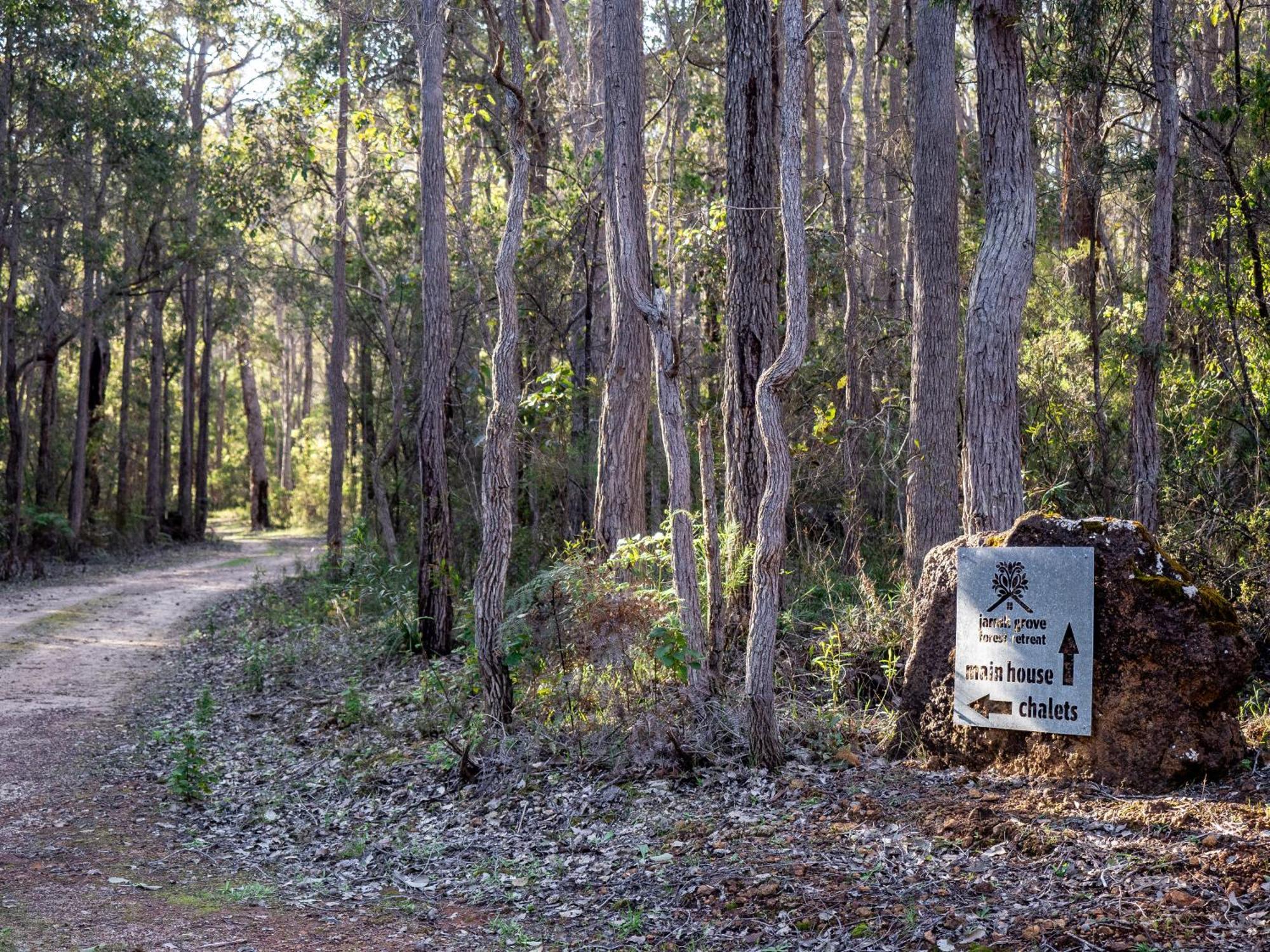 Rosa Glen Jarrah Grove Forest Retreat - Adults Only Luxury Chalet מראה חיצוני תמונה