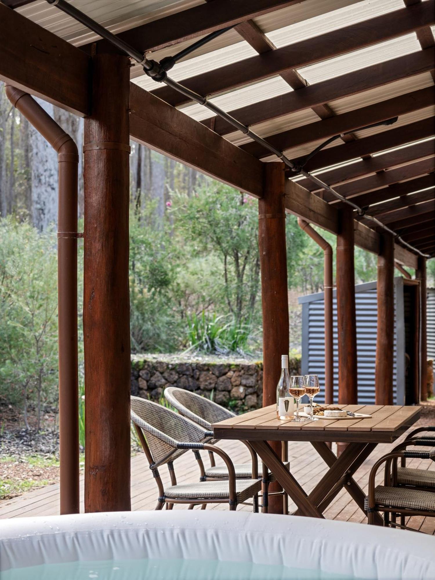 Rosa Glen Jarrah Grove Forest Retreat - Adults Only Luxury Chalet מראה חיצוני תמונה