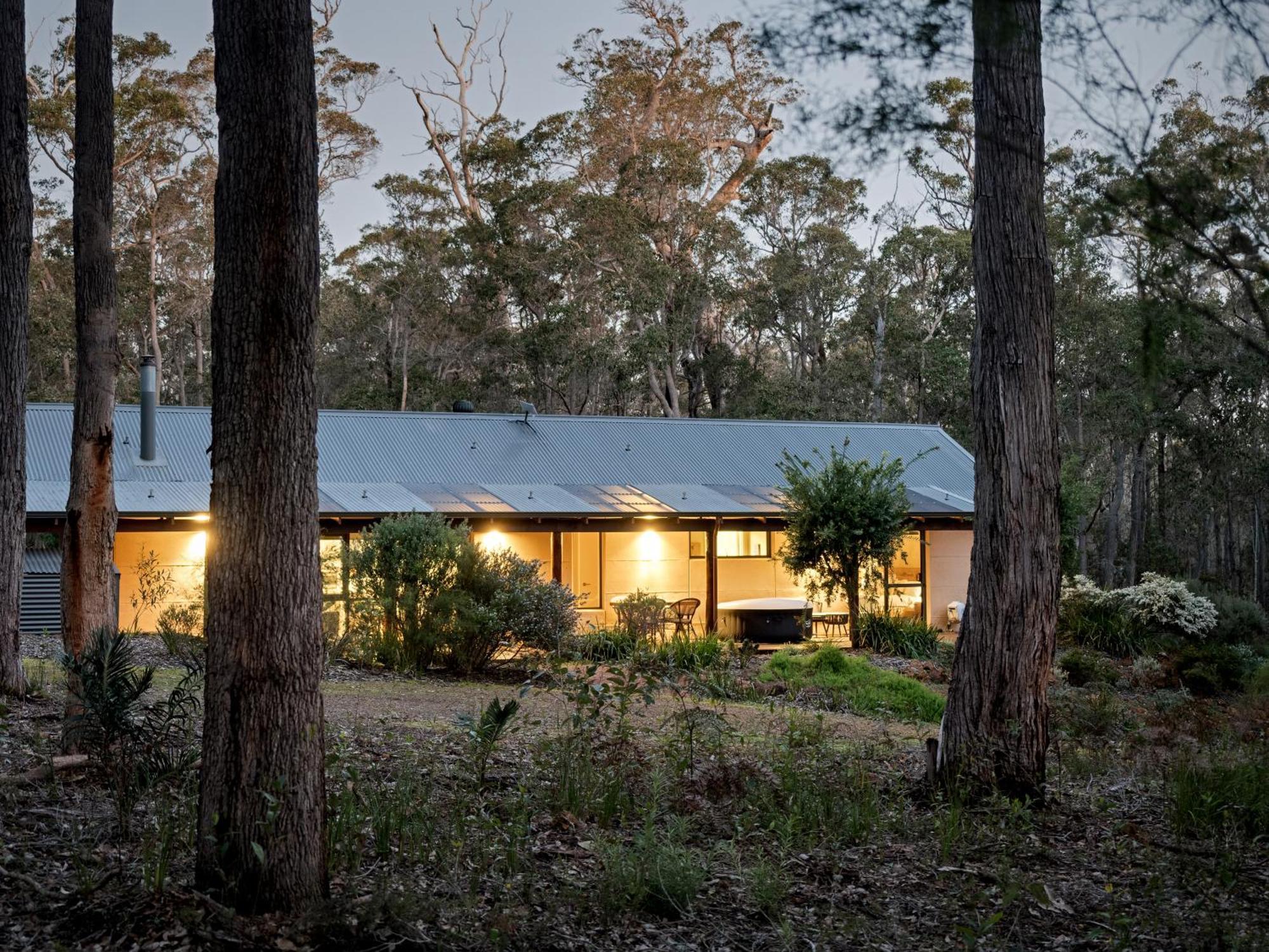 Rosa Glen Jarrah Grove Forest Retreat - Adults Only Luxury Chalet מראה חיצוני תמונה