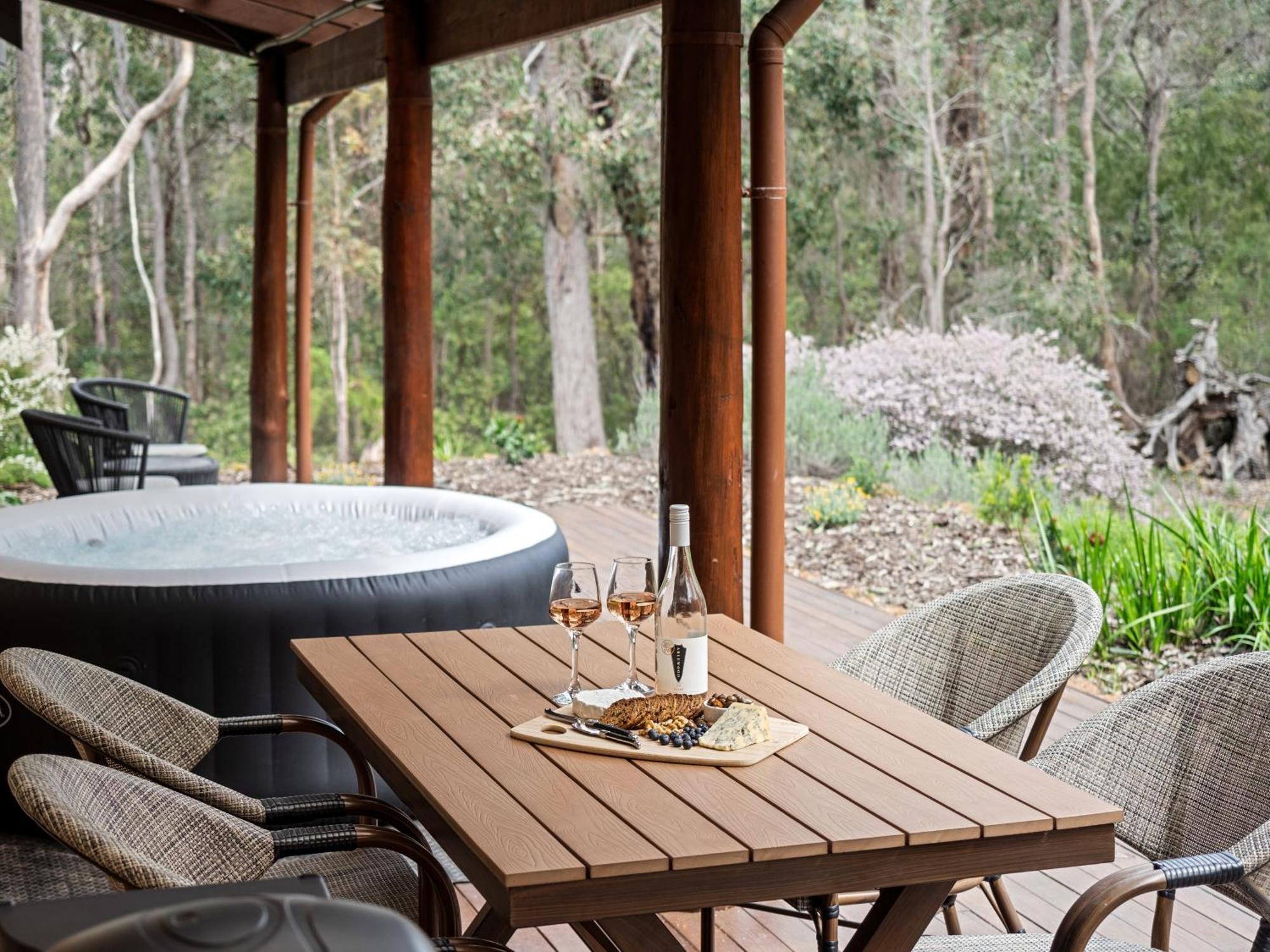 Rosa Glen Jarrah Grove Forest Retreat - Adults Only Luxury Chalet מראה חיצוני תמונה